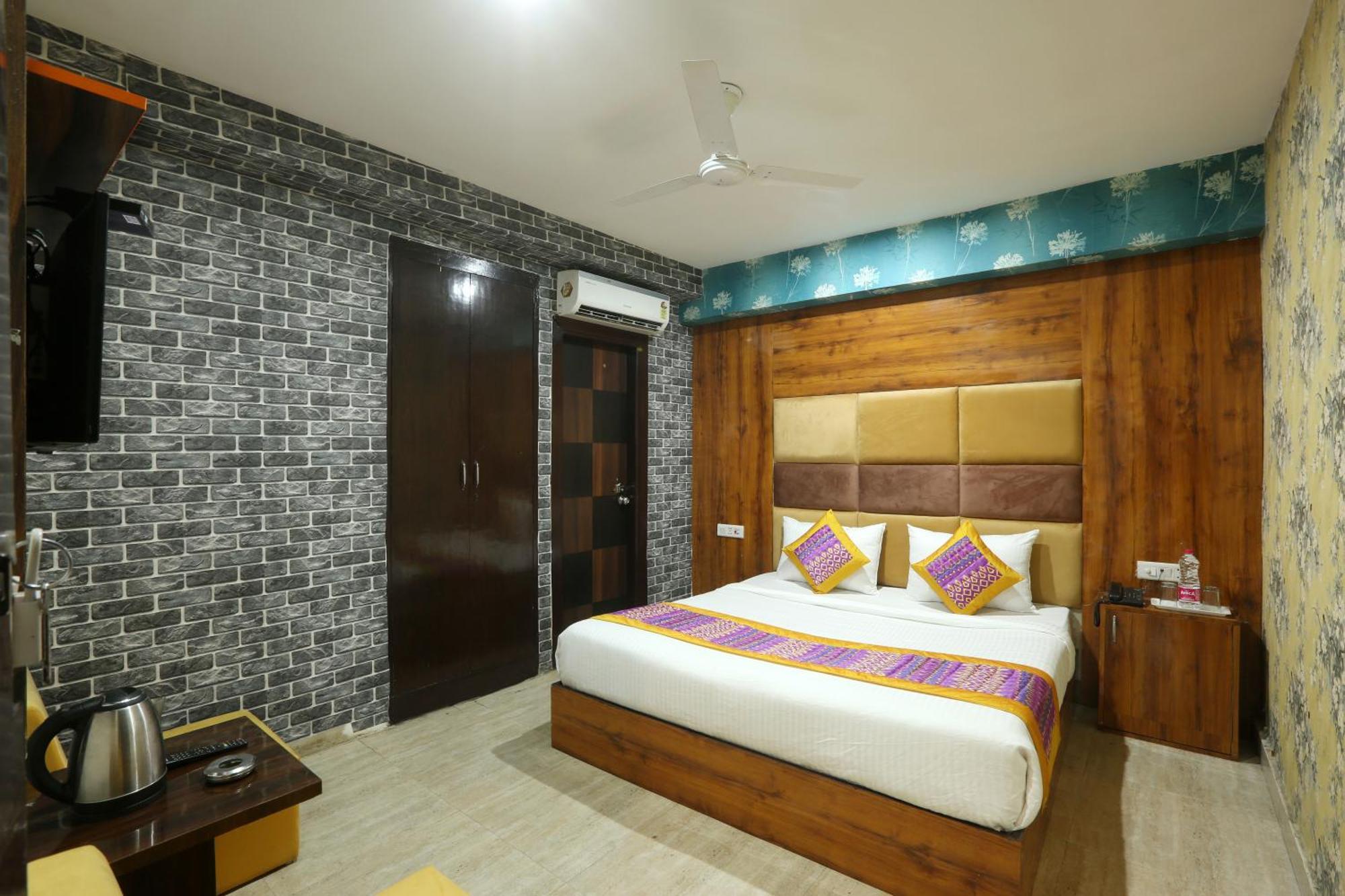 Hotel Ark Wood At Airport นิวเดลี ภายนอก รูปภาพ